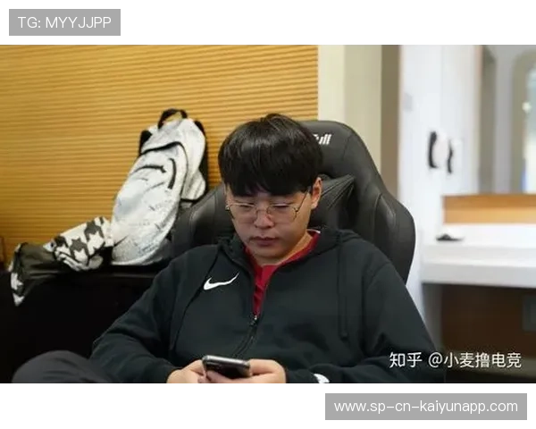 JDG教练组开展月度战术反思分享会