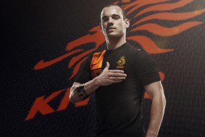 开云LOL-埃弗顿改变阵型提升后防稳定性，埃弗顿换帅